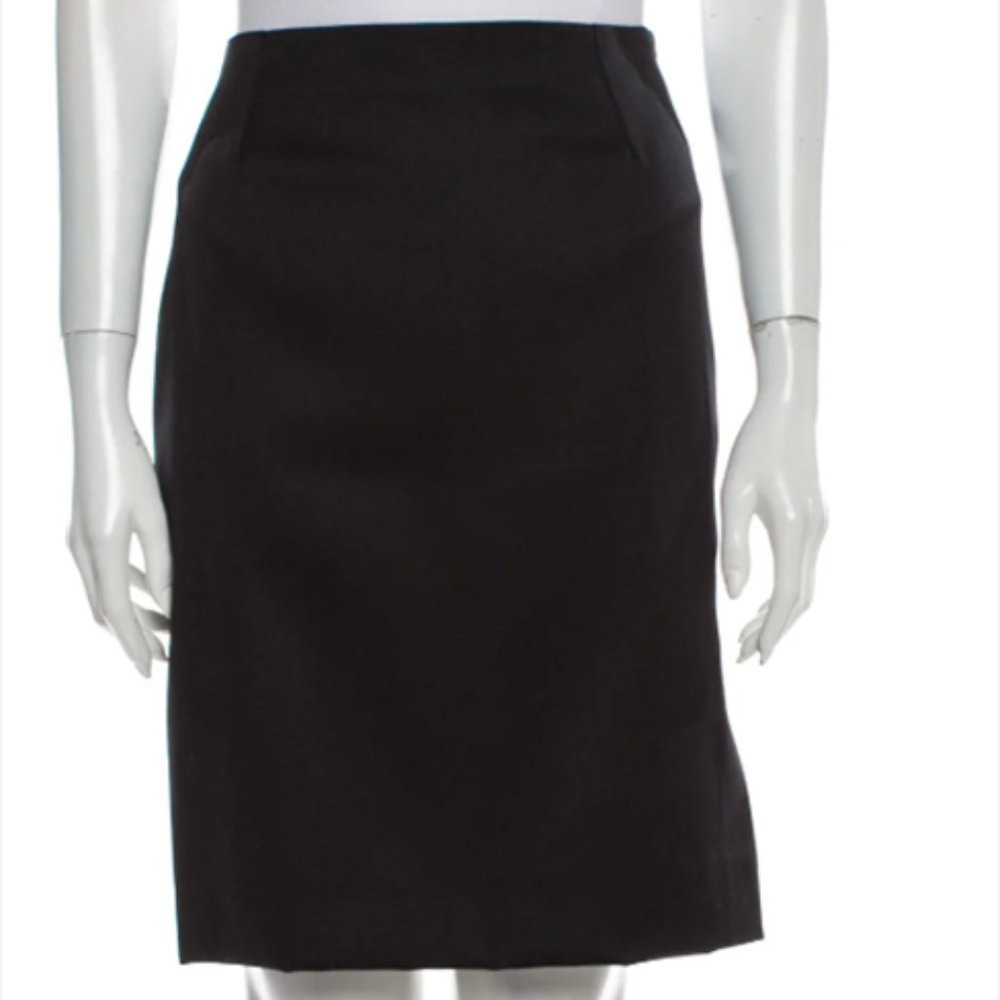 Size 8 - VERSACE Knee Length Black Summer Skirt - Pristine.
